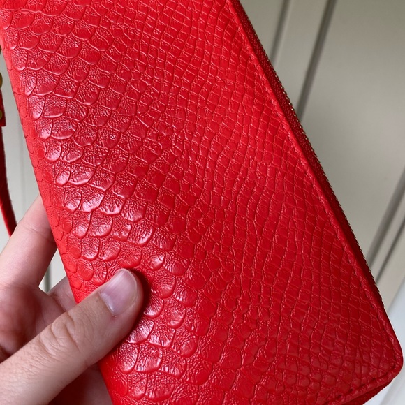 Red Wallet - Picture 3 of 9
